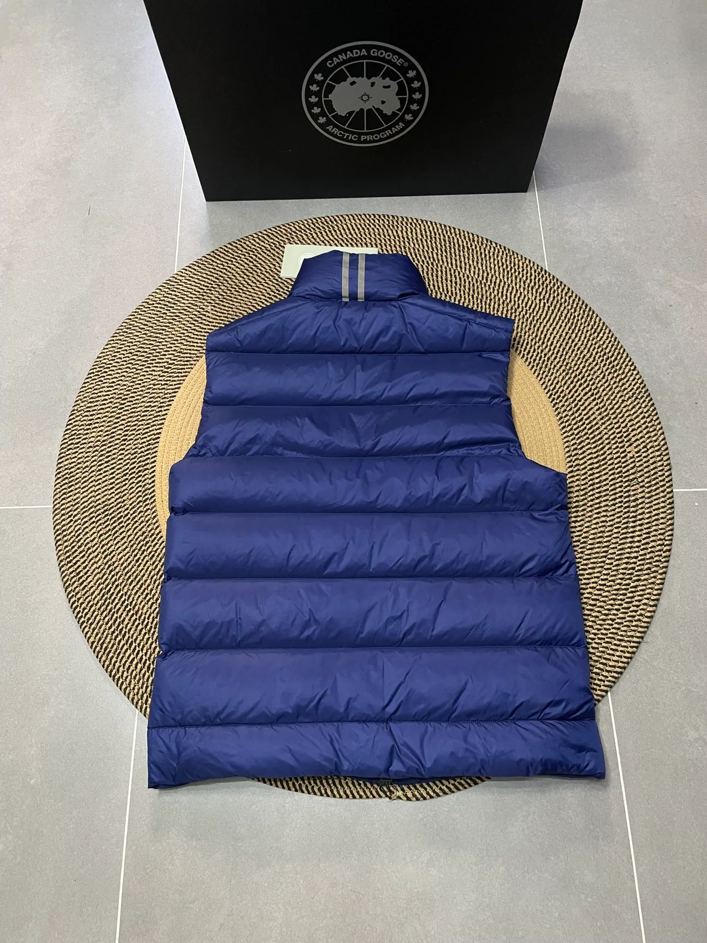 P560 Canadian brand CanadaGoose men's and women's CROFTON lightweight down vest 2229M DWR water-repellent treatment WindWall windproof fabric 700 fleece filling original mold opening details one to one production The upper body effect is stunning Exclusively available on the Xiaohongshu purchasing platform The highest version on the market Size: XS S M L XL XXL